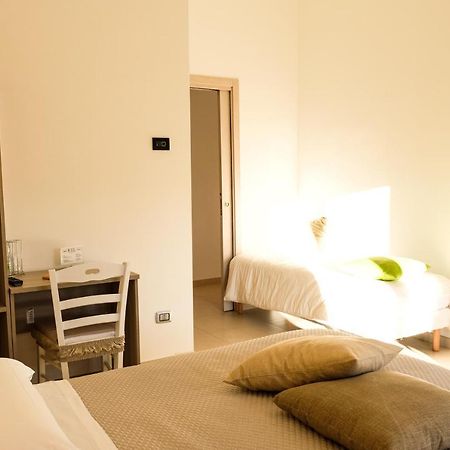 L&B Bed And Breakfast แตร์รานอวา ดิ ปอลลีโน ภายนอก รูปภาพ