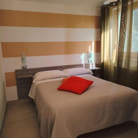 L&B Bed And Breakfast แตร์รานอวา ดิ ปอลลีโน ภายนอก รูปภาพ