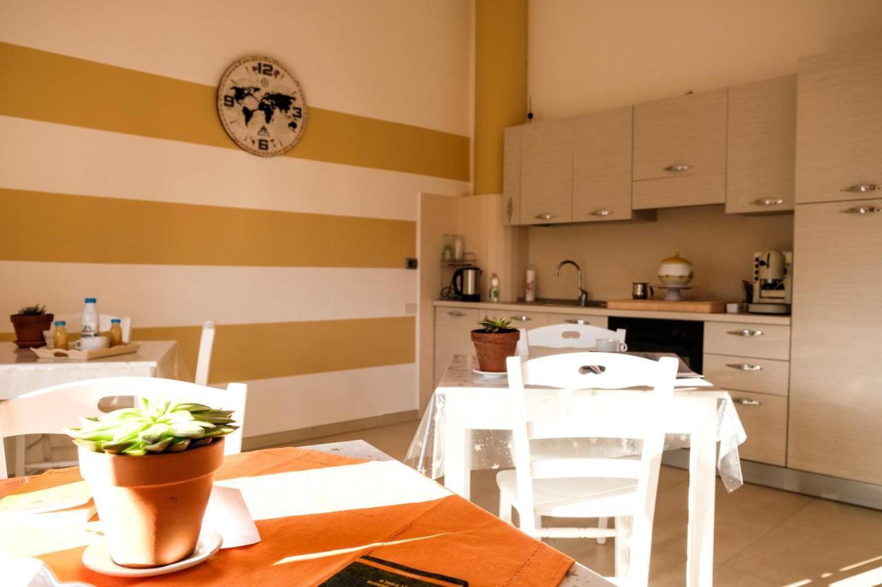 L&B Bed And Breakfast แตร์รานอวา ดิ ปอลลีโน ภายนอก รูปภาพ