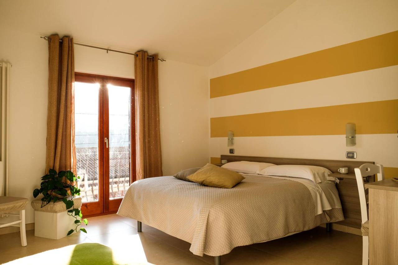 L&B Bed And Breakfast แตร์รานอวา ดิ ปอลลีโน ภายนอก รูปภาพ