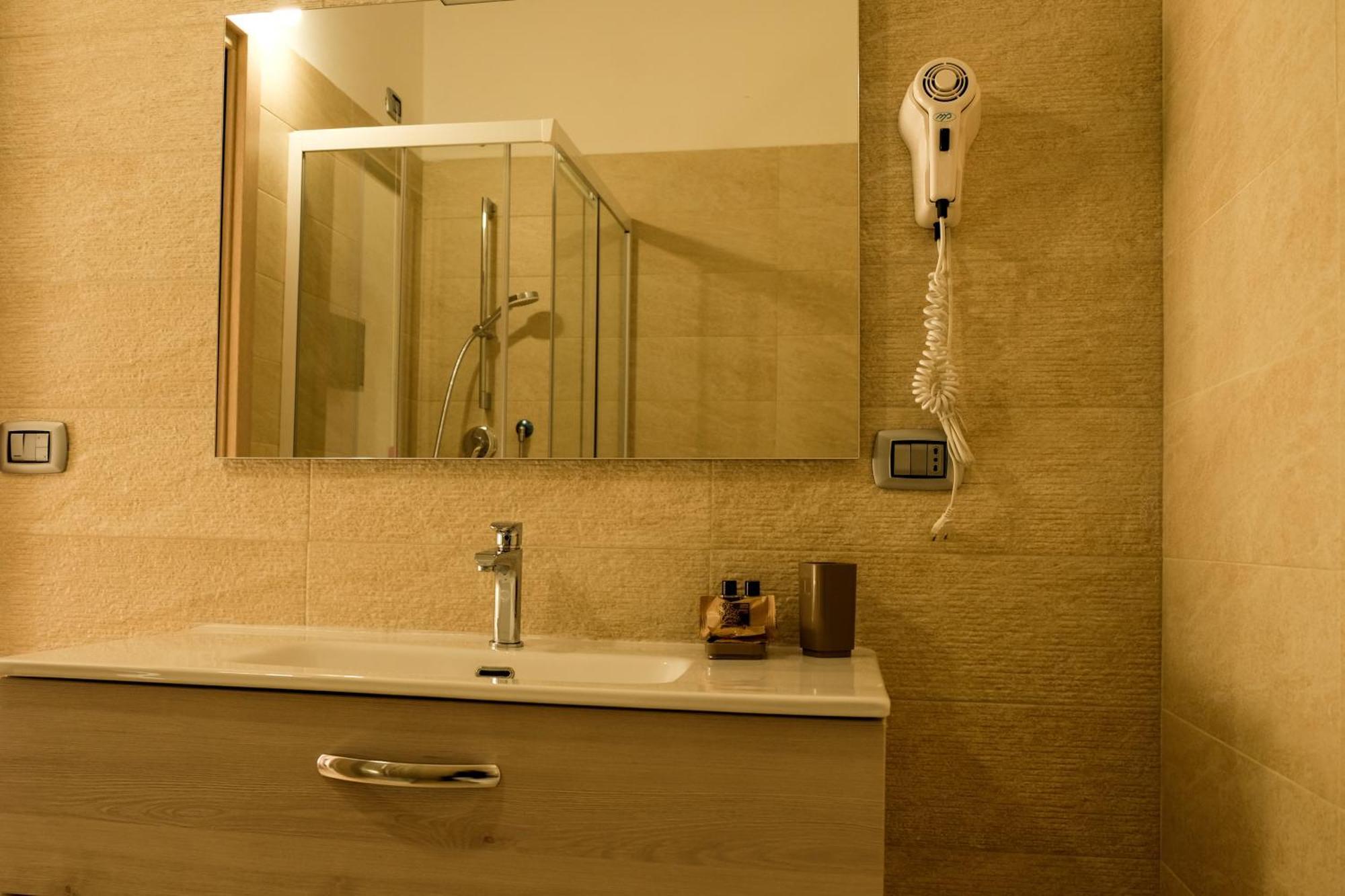 L&B Bed And Breakfast แตร์รานอวา ดิ ปอลลีโน ภายนอก รูปภาพ