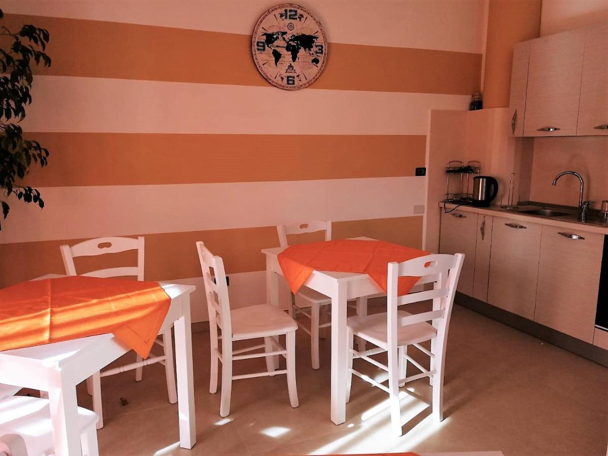 L&B Bed And Breakfast แตร์รานอวา ดิ ปอลลีโน ภายนอก รูปภาพ